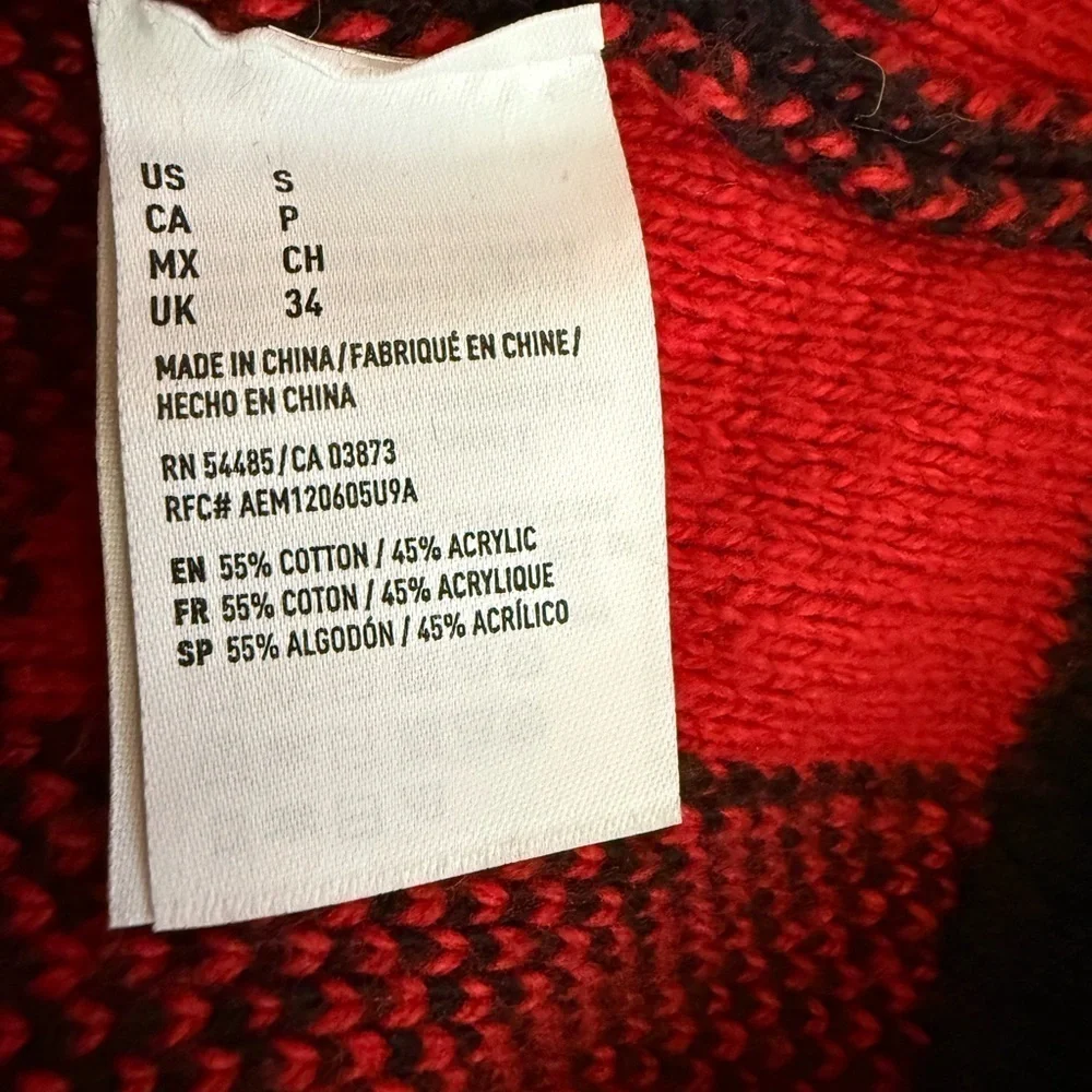 American Eagle Outfitters Men’s Sweater Small Red Black Buffalo Plaid Full Zip